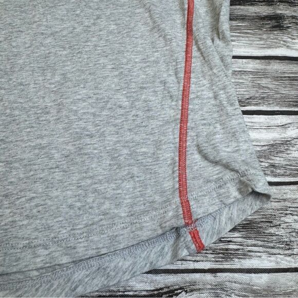 Lou & Grey Women's Basic T Tee Shirt S SM Small Grey Gray Red Contrast Stitching - Picture 6 of 12